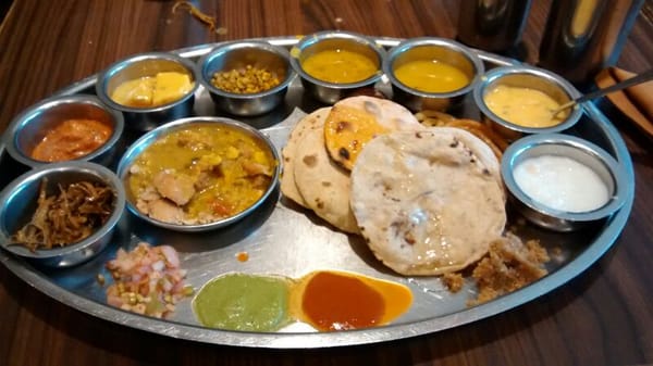 How to Navigate Food in Gujarat – Important Things to Know